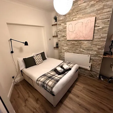Littleton Co-Living - Private Room Self-Cater Manchester Buitenkant foto