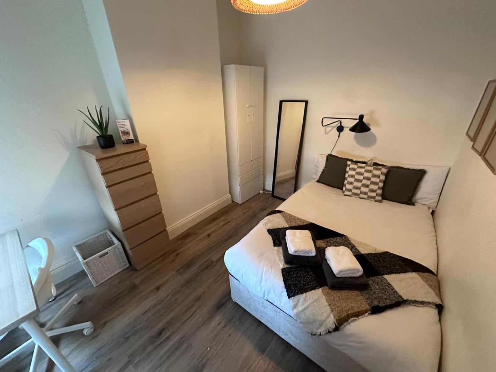 Littleton Co-Living - Private Room Self-Cater Hébergement de vacances *